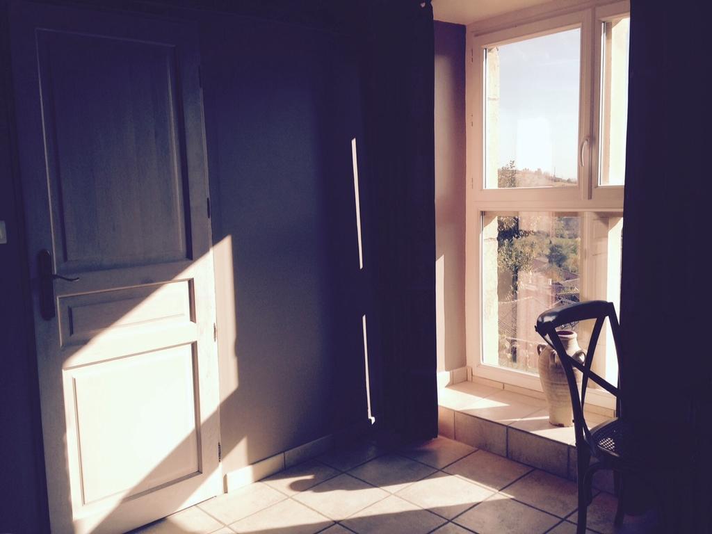 Le Vieux Chateau Acomodação com café da manhã Leynes Quarto foto