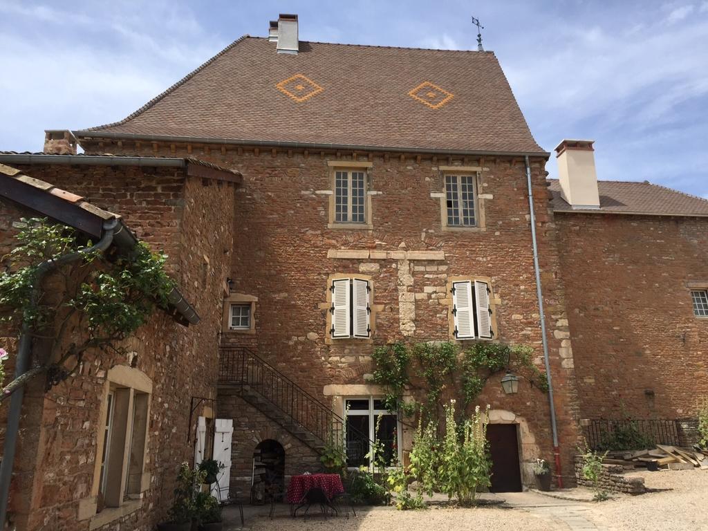 Le Vieux Chateau Acomodação com café da manhã Leynes Exterior foto